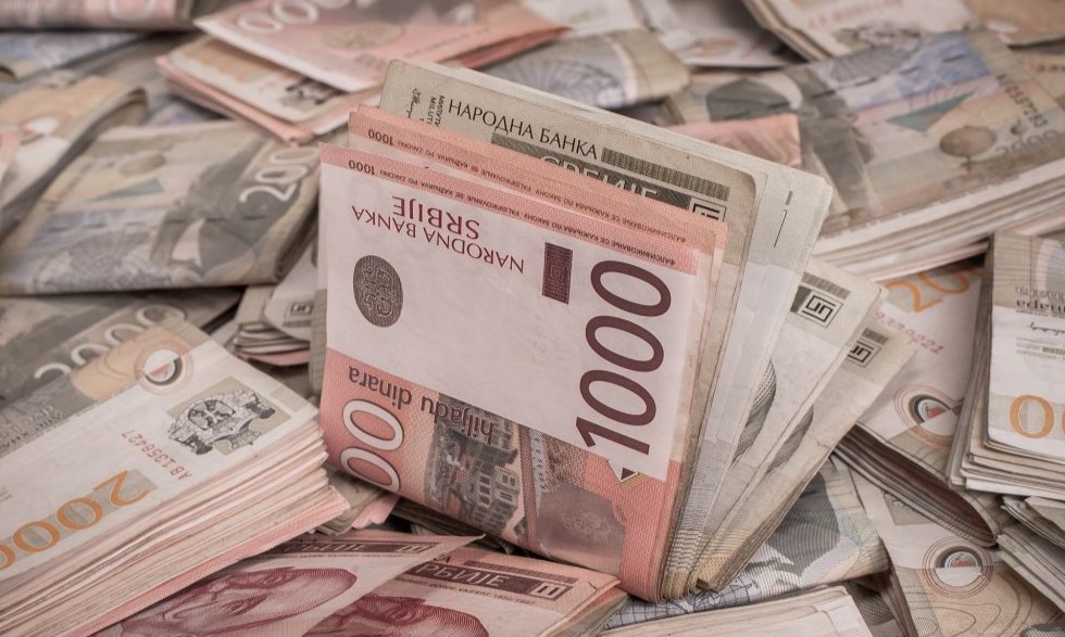 Serbia rrit pagën minimale në 551 euro nga 1 janari 2026